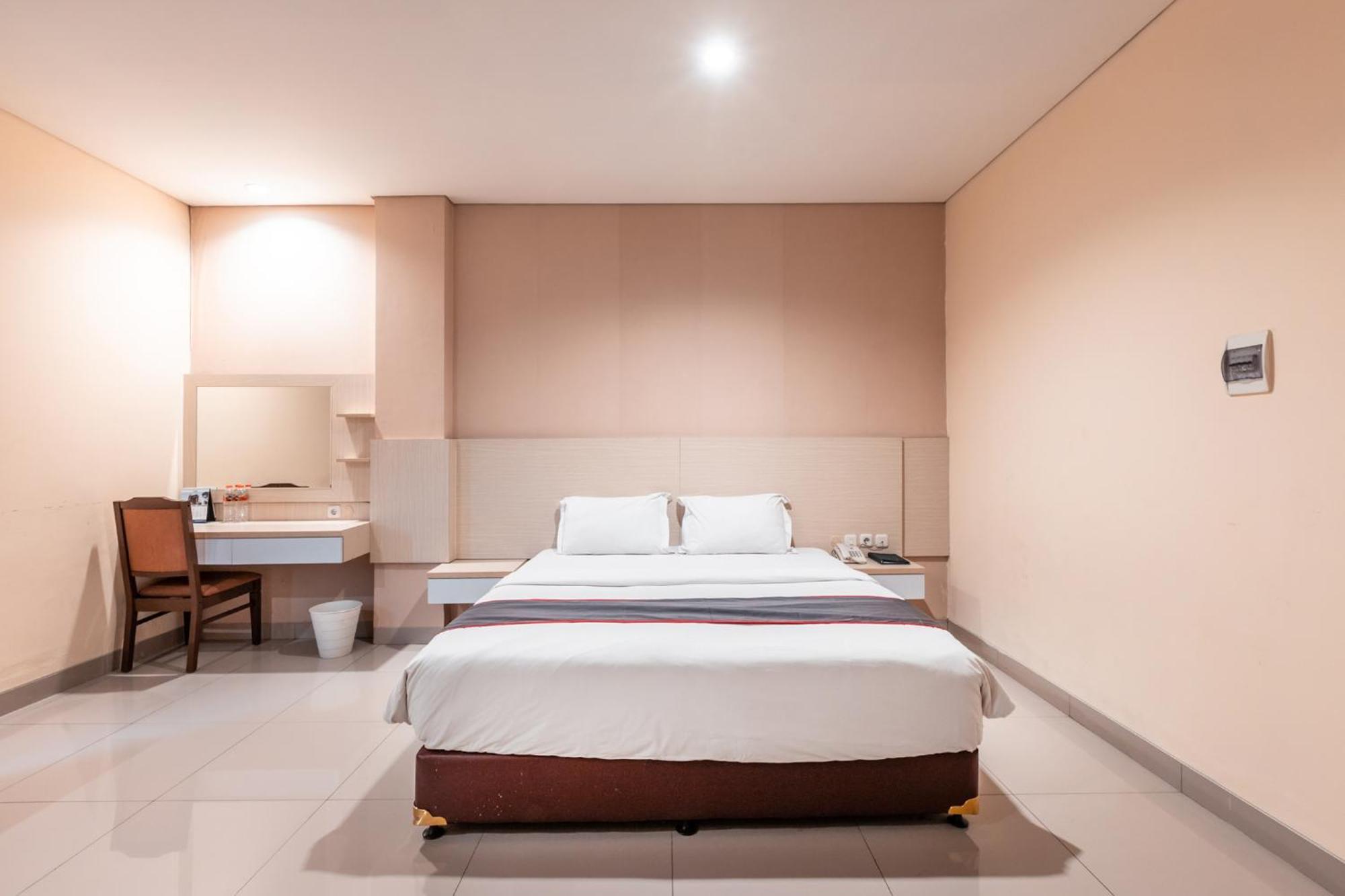 Collection O Hotel Igloo Bekasi Exteriör bild