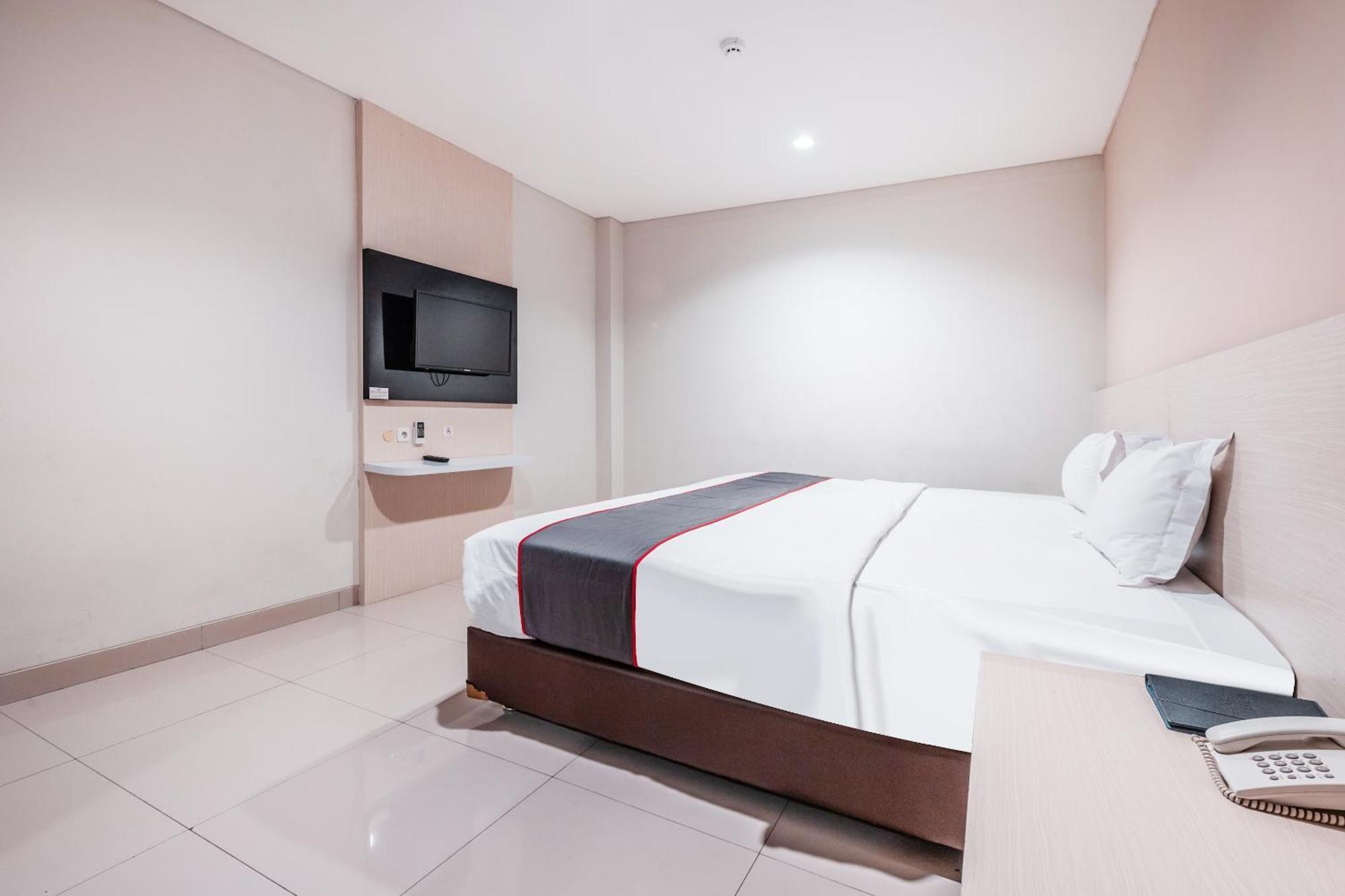 Collection O Hotel Igloo Bekasi Exteriör bild