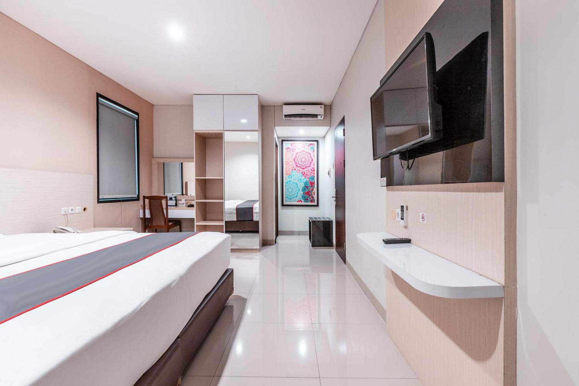 Collection O Hotel Igloo Bekasi Exteriör bild