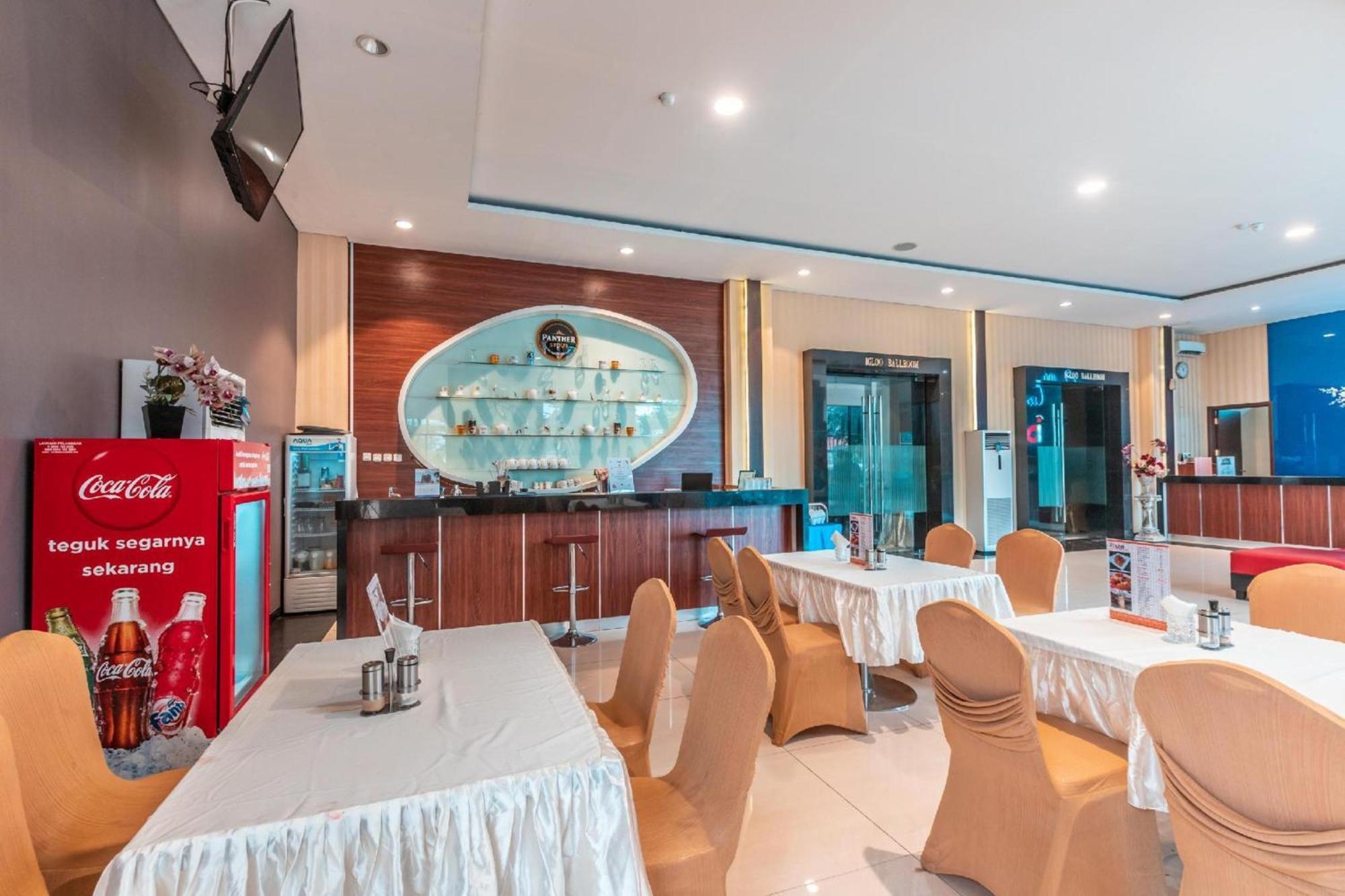 Collection O Hotel Igloo Bekasi Exteriör bild