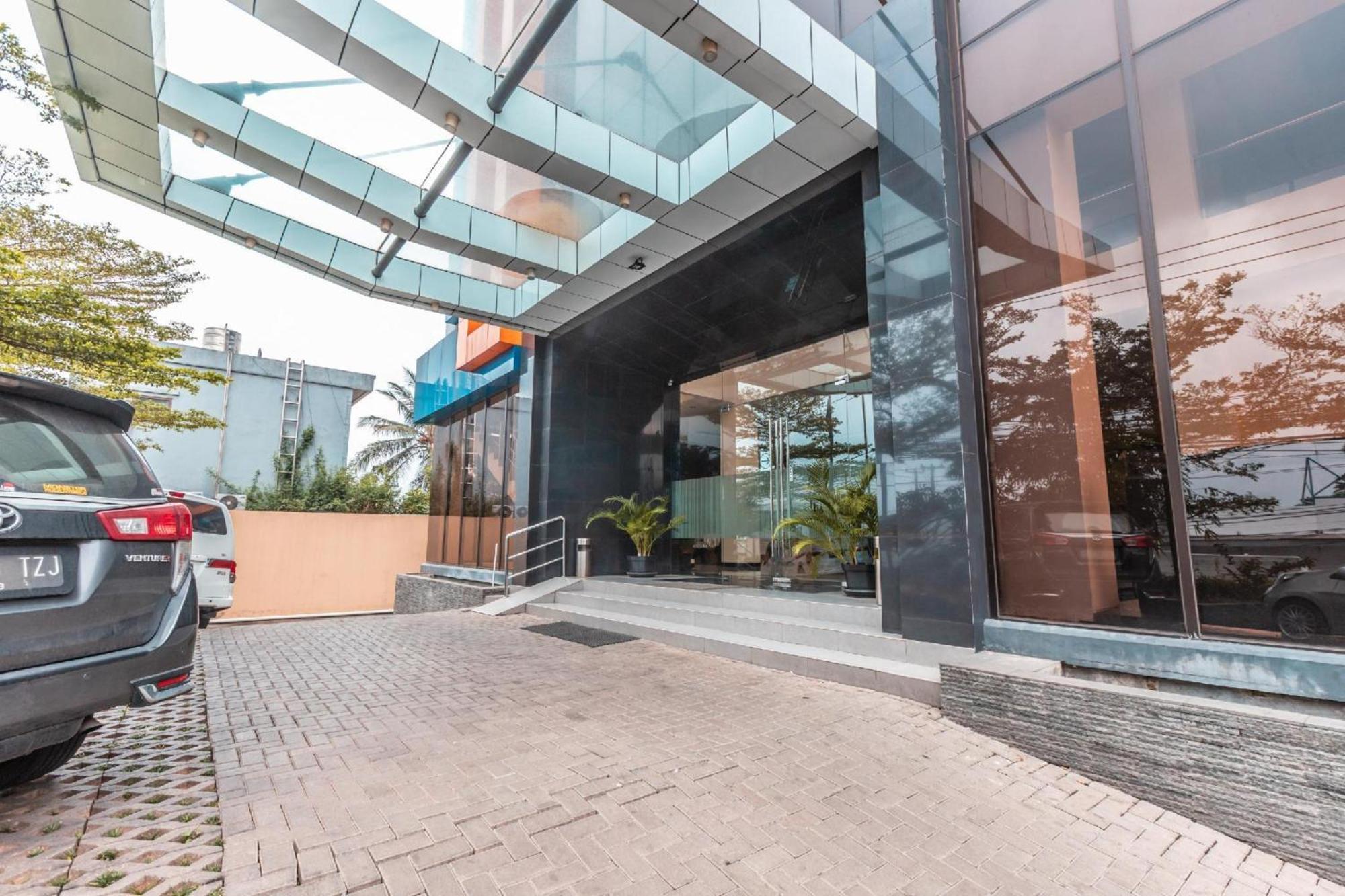 Collection O Hotel Igloo Bekasi Exteriör bild