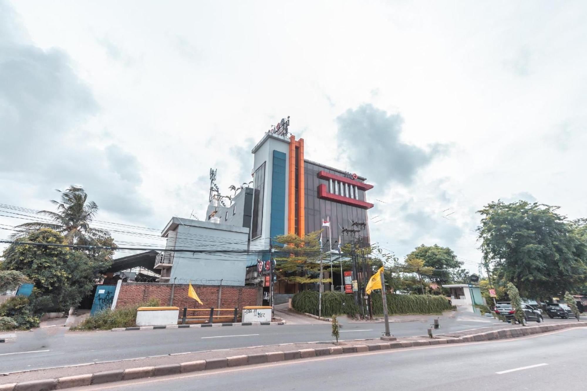 Collection O Hotel Igloo Bekasi Exteriör bild
